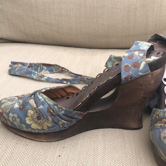 Clogs - Picture 2 of 5